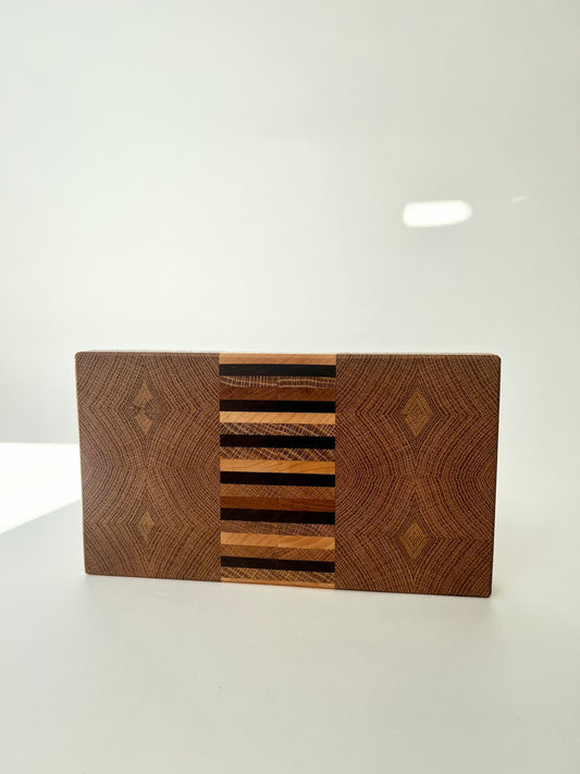 Skärbräda av ek, körsbär, lönn, valnöt – Handgjord i ändträ, 28x16 cm